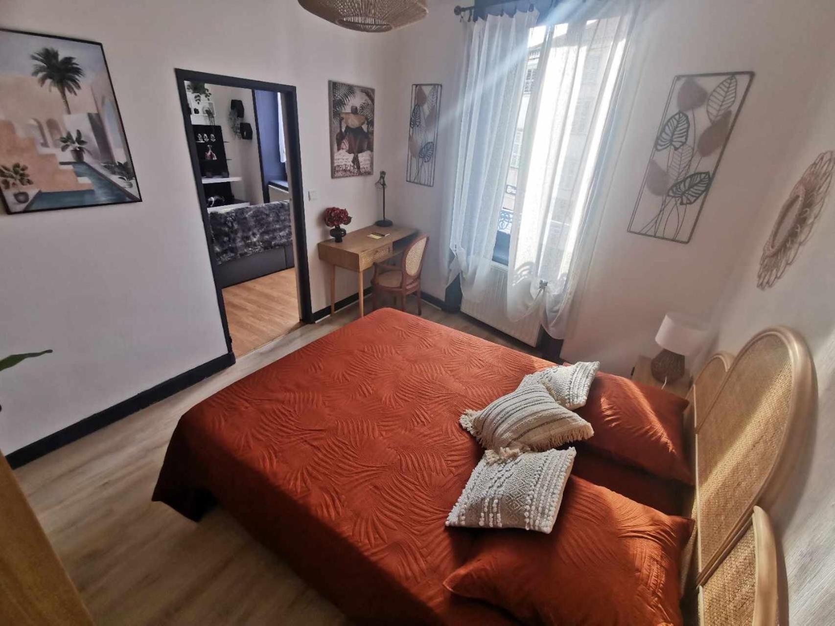 Bel Appartement Pour 1 A 9 Personnes Ambert Luaran gambar